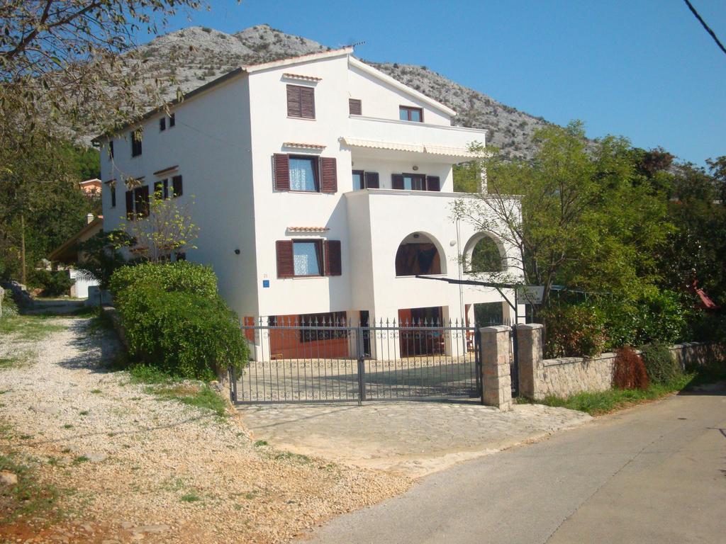 Apartments Vukelic Starigrad Paklenica Luaran gambar
