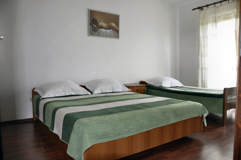 Apartments Vukelic Starigrad Paklenica Luaran gambar