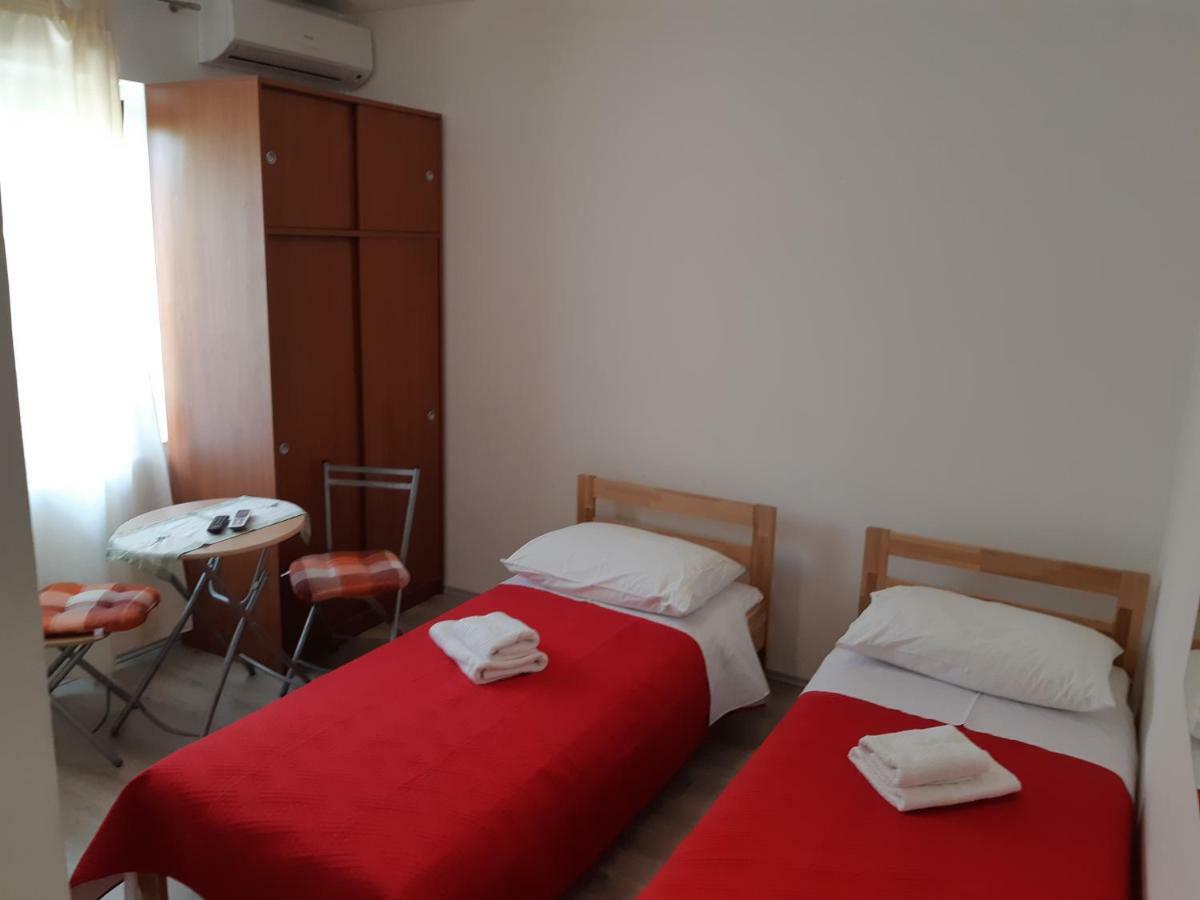 Apartments Vukelic Starigrad Paklenica Luaran gambar