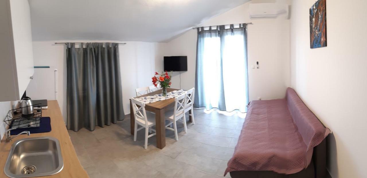Apartments Vukelic Starigrad Paklenica Luaran gambar