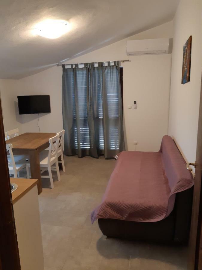 Apartments Vukelic Starigrad Paklenica Luaran gambar