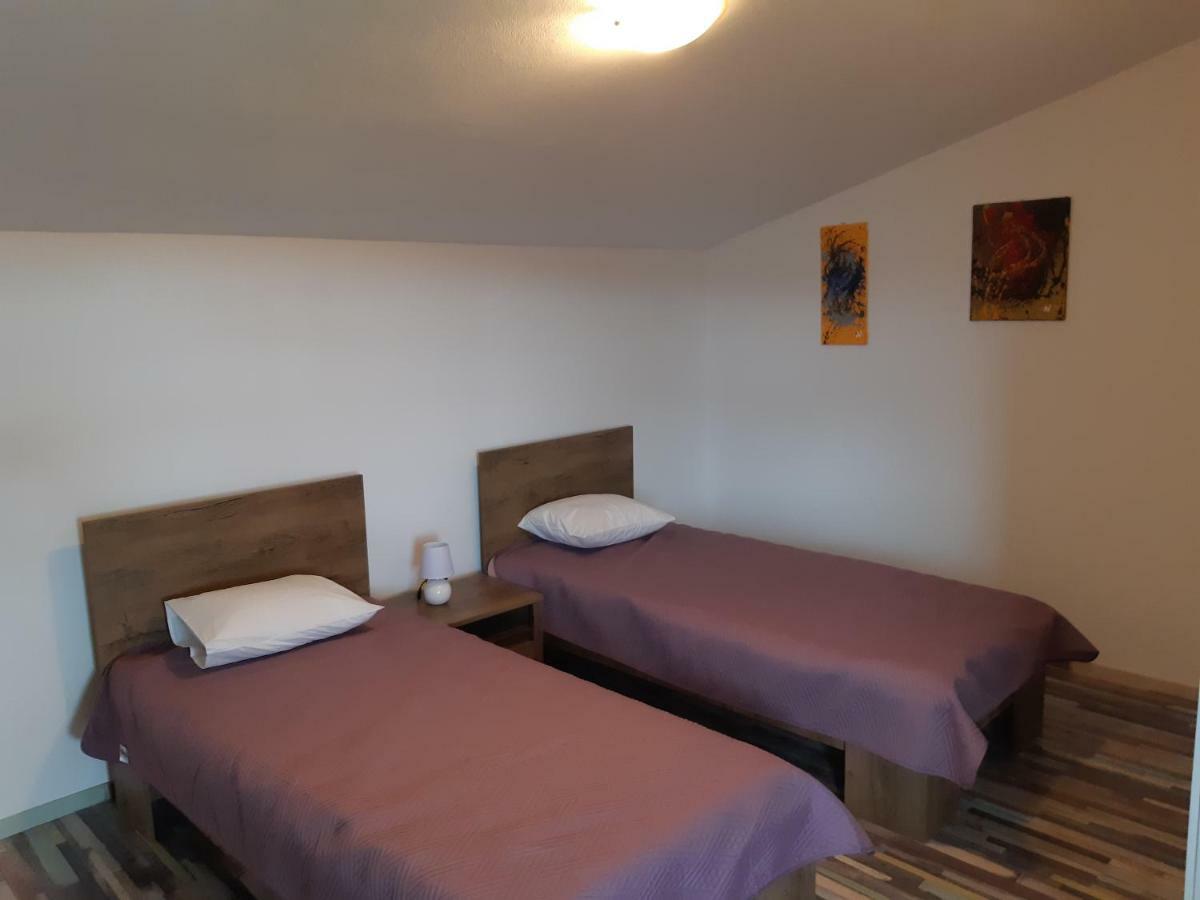 Apartments Vukelic Starigrad Paklenica Luaran gambar