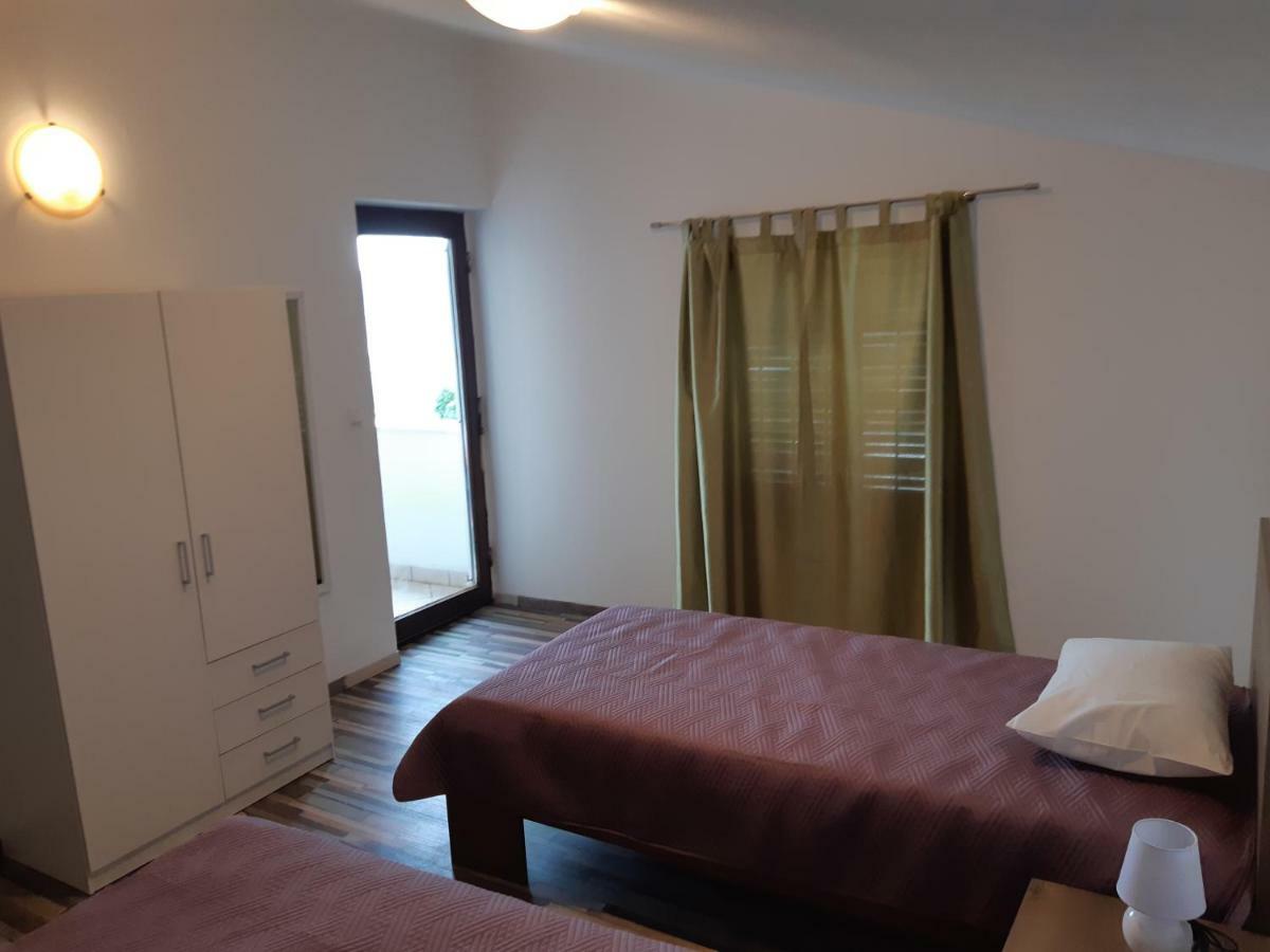 Apartments Vukelic Starigrad Paklenica Luaran gambar