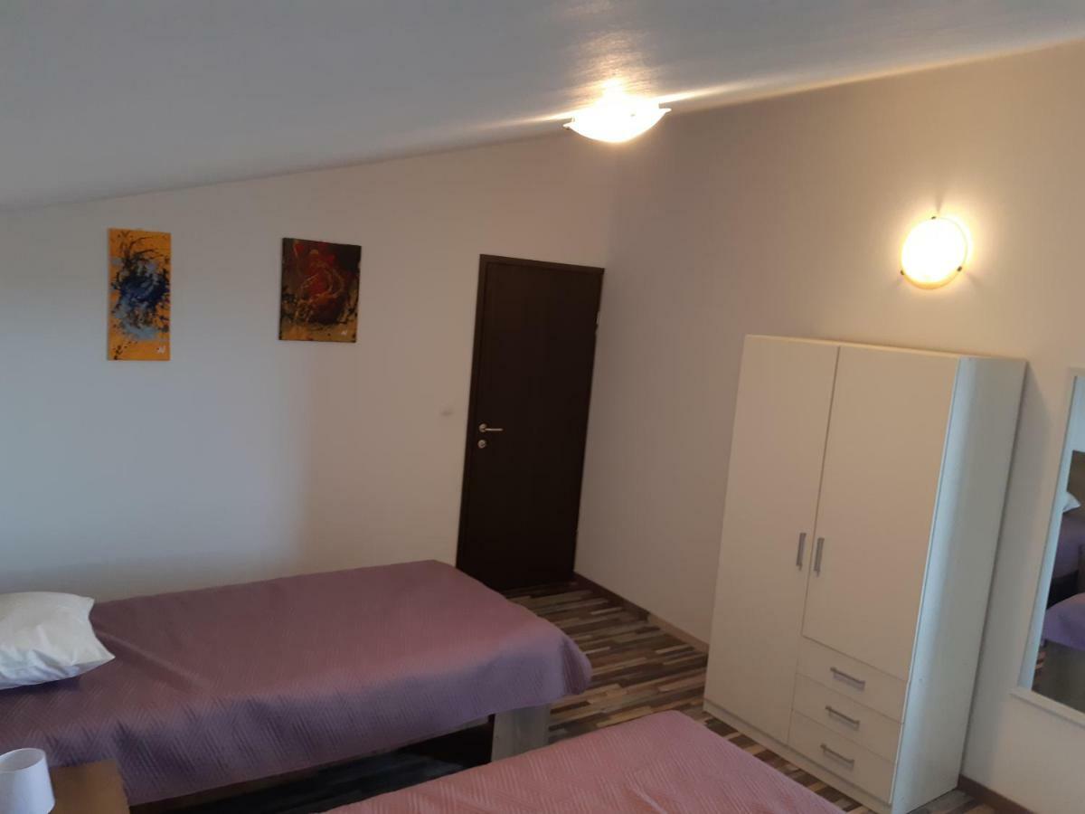 Apartments Vukelic Starigrad Paklenica Luaran gambar